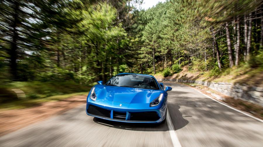  Ferrari 488 Spider 2016 года  (фото 19 из 70)